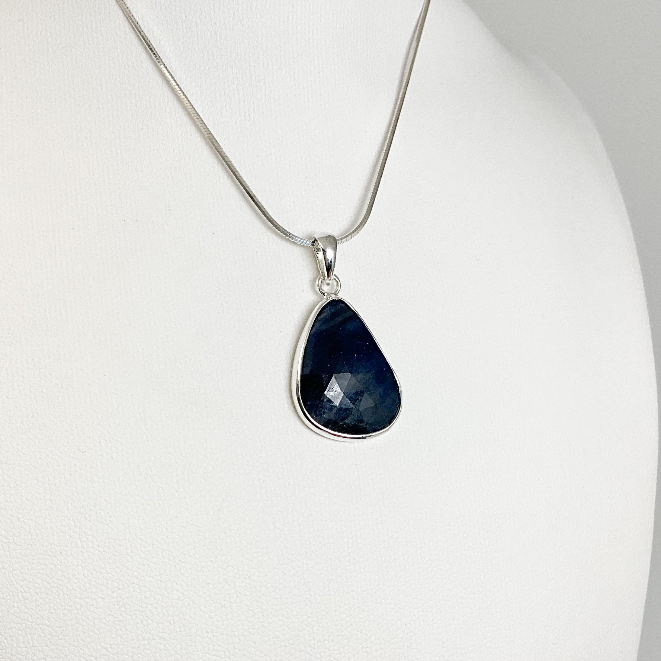 High quality Beautiful big blue stone pendant and Necklace