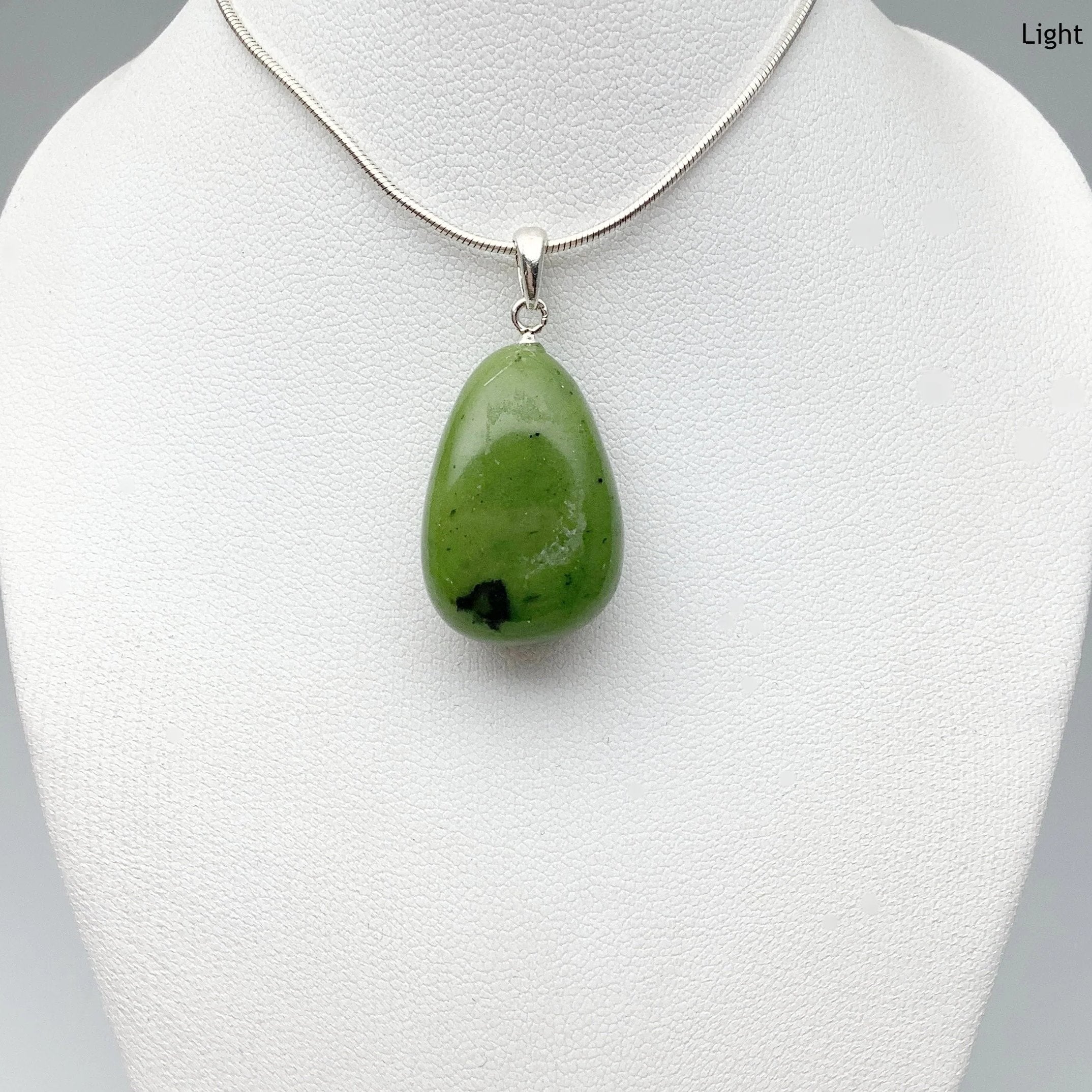 Gemstone shops pendant(Green jade/Guatemalan jadite jade/jade pendant)