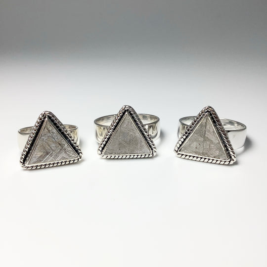 Muonionalusta Meteorite Triangle Setting Ring