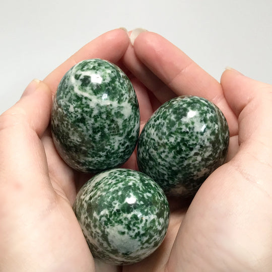 Green Dot Jade Egg