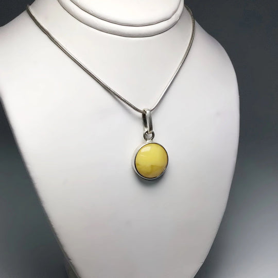 Butterscotch Amber Pendant - Small Circle