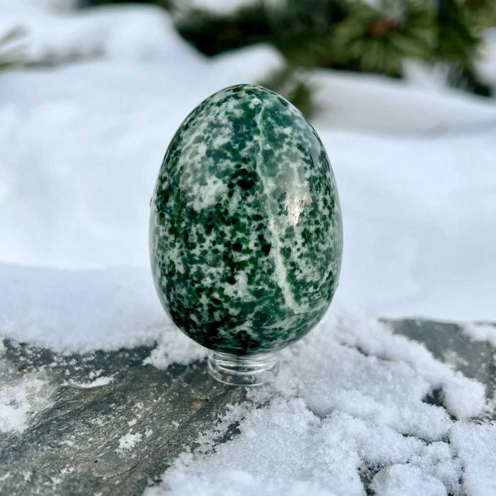 Green Dot Jade Egg