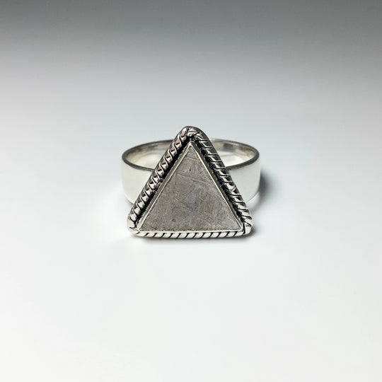 Muonionalusta Meteorite Triangle Setting Ring