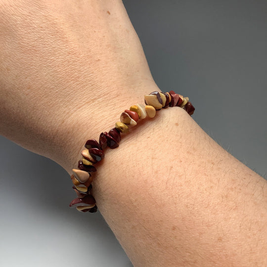 Mookaite Chip Beaded Bracelet